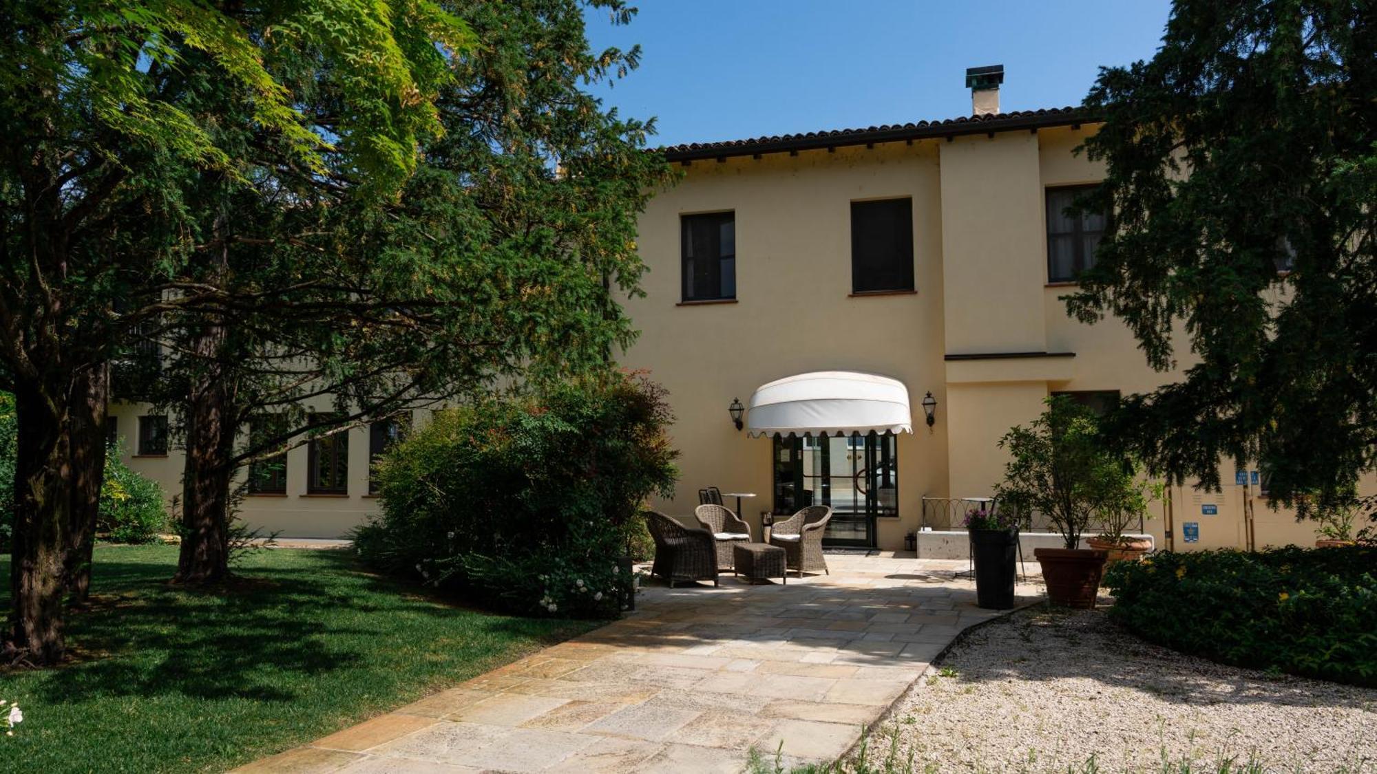 Hotel Villa Nabila Reggiolo Εξωτερικό φωτογραφία
