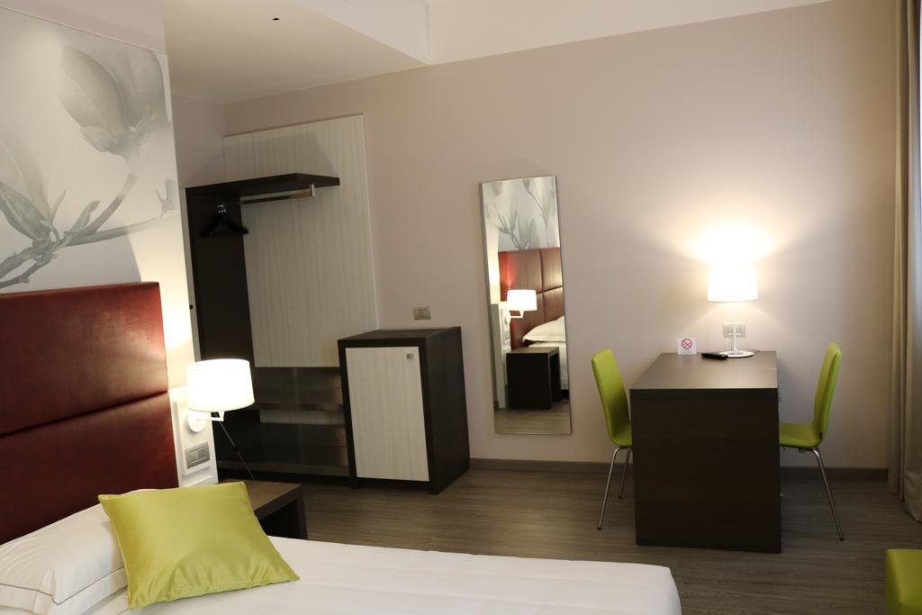 Hotel Villa Nabila Reggiolo Εξωτερικό φωτογραφία